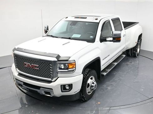 Used 2016 GMC Sierra 3500 Denali w/ Duramax Plus Package image 40