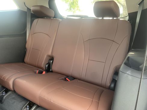 Used 2021 Buick Enclave Avenir w/ Avenir Technology Package FWD image 24