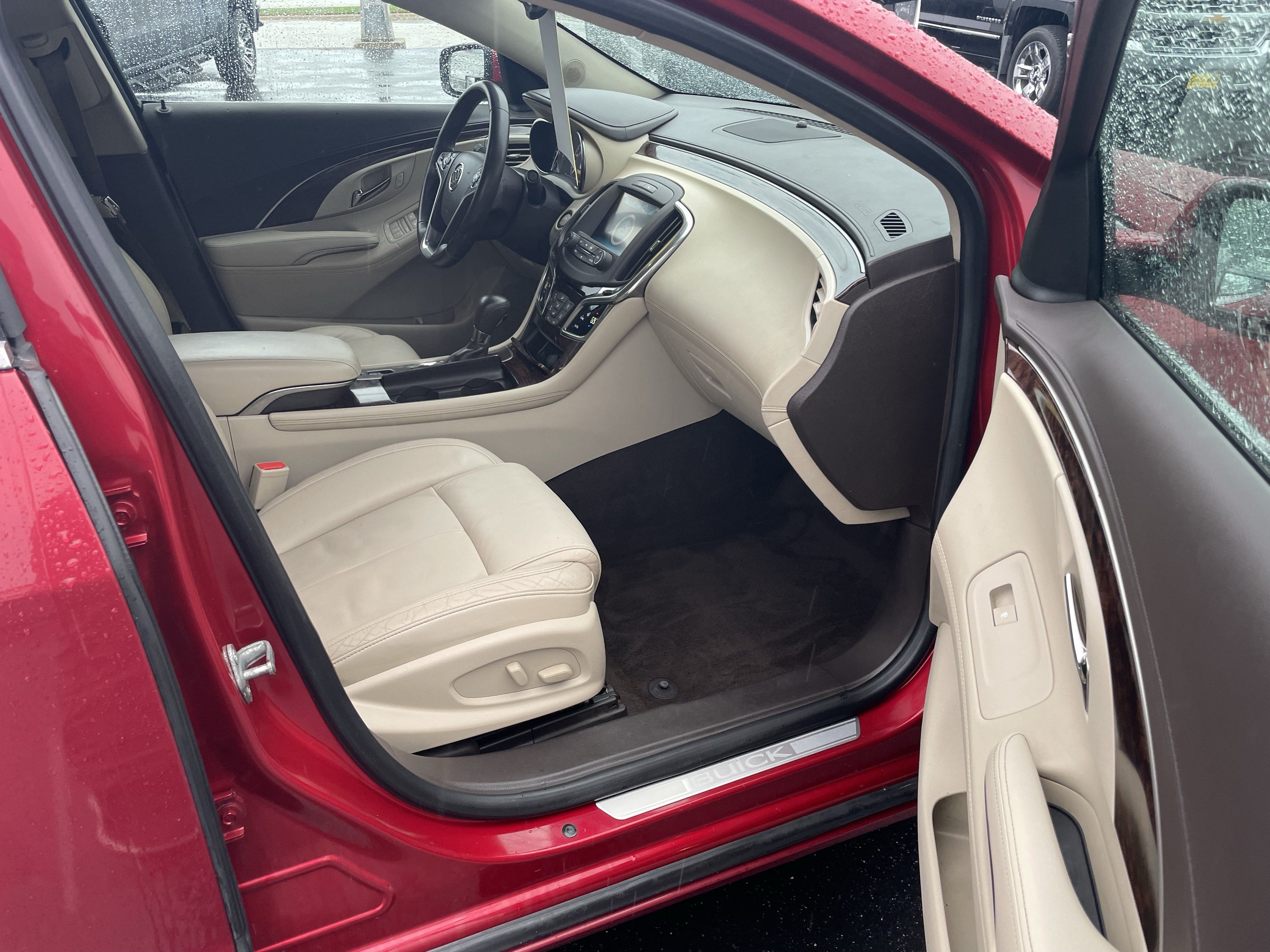 Used 2014 Buick LaCrosse Leather FWD image 28