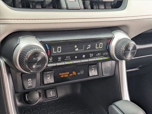 Used 2022 Toyota RAV4 XLE image 14