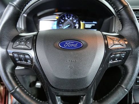 Certified 2018 Ford Explorer XLT w/ Equipment Group 202A AWD/4WD image 26