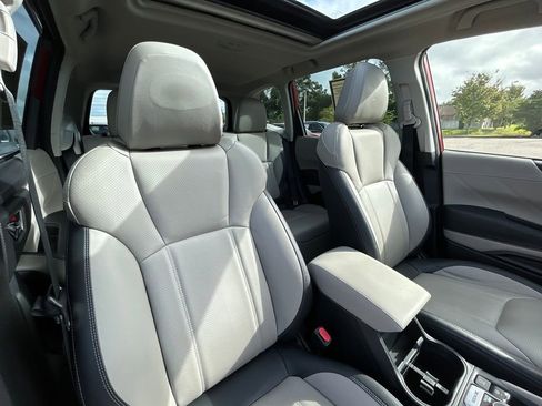 Used 2023 Subaru Forester Limited image 97