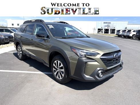 Used 2025 Subaru Outback Premium image 1