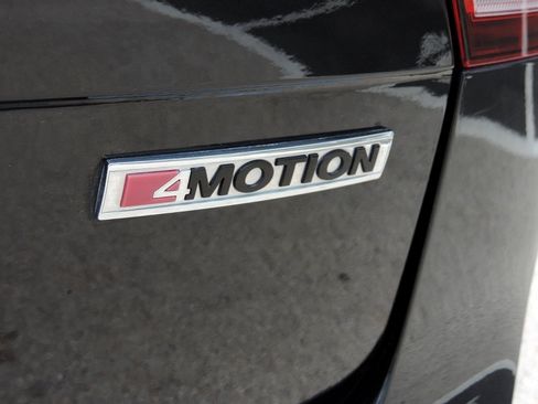 Used 2020 Volkswagen Tiguan SEL AWD/4WD image 11