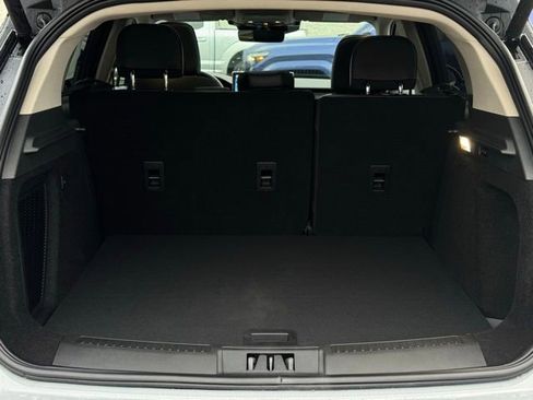 New 2026 Lincoln Corsair Premiere image 9