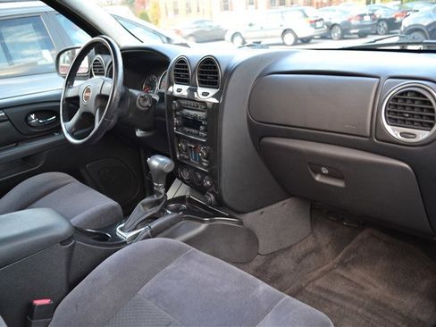 Used 2007 GMC Envoy SLE image 28