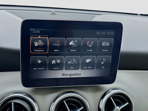 Used 2018 Mercedes-Benz GLA 250 image 9