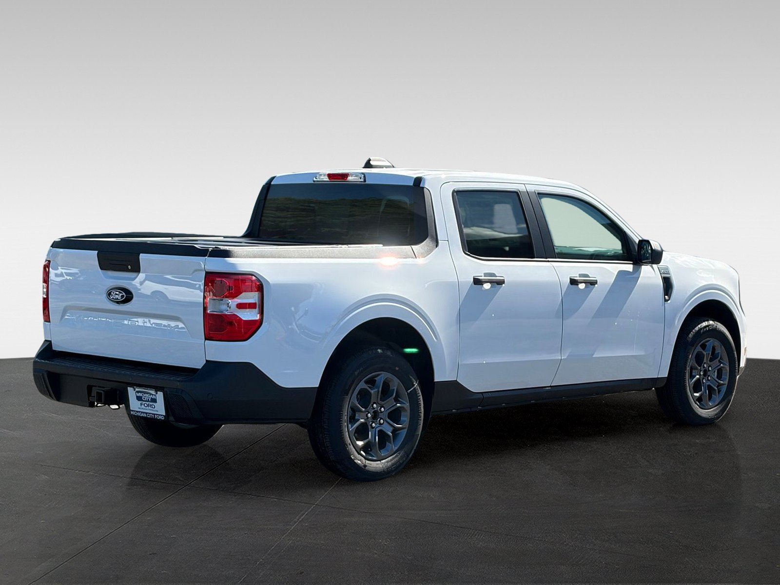 Used 2025 Ford Maverick XLT w/ Equipment Group 301A AWD/4WD image 5