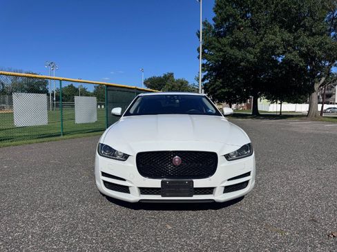 Used 2018 Jaguar XE Prestige AWD/4WD image 2
