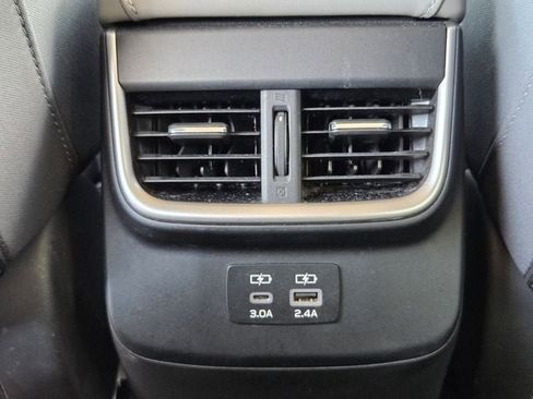 Used 2024 Subaru Outback Premium image 16