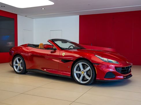 Used 2022 Ferrari Portofino M RWD image 1