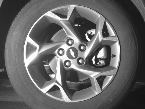 Used 2025 Chevrolet Trax LT FWD image 13