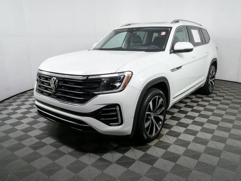 Certified 2025 Volkswagen Atlas SEL Premium R-Line image 30