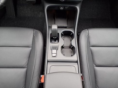New 2026 Volvo XC40 B5 Core w/ Climate Package AWD/4WD image 19