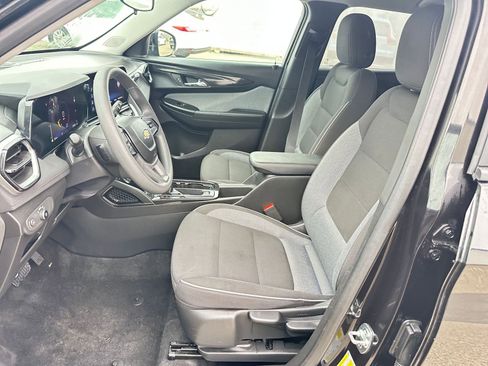 Used 2025 Chevrolet TrailBlazer LT image 27