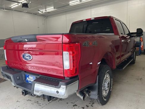 Used 2017 Ford F250 Lariat w/ Chrome Package image 4