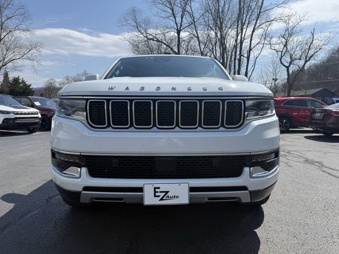 Used 2022 Jeep Wagoneer Series II w/ Premium Group I AWD/4WD image 3