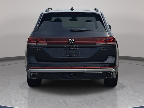 Used 2024 Volkswagen Atlas Peak Edition SEL AWD/4WD image 6