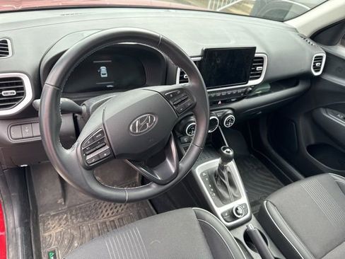 Certified 2023 Hyundai Venue Limited w/ Cargo Package image 11