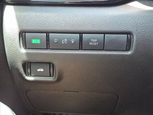 Used 2022 Nissan Sentra SV w/ All-Weather Package FWD image 11