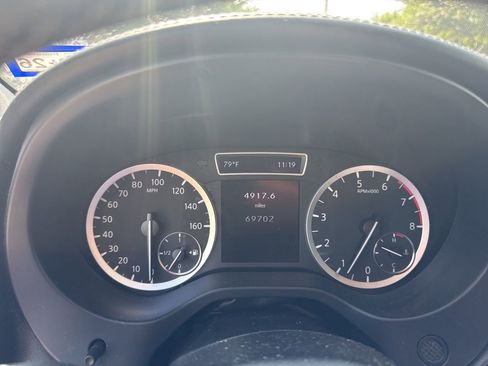 Used 2018 INFINITI QX30 image 6