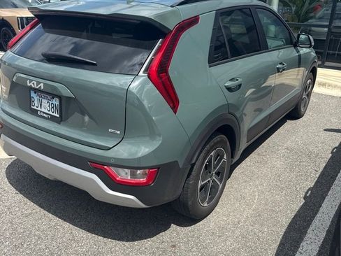 Used 2026 Kia Niro EX FWD image 3