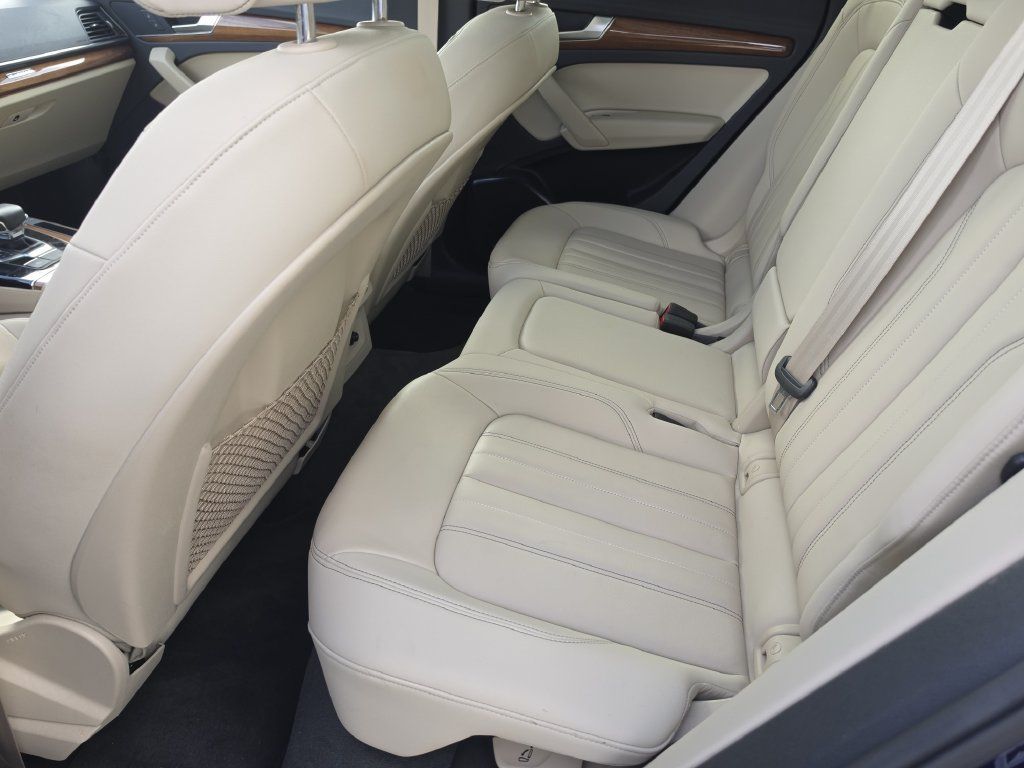 Used 2023 Audi Q5 2.0T Premium w/ Convenience Package AWD/4WD image 19