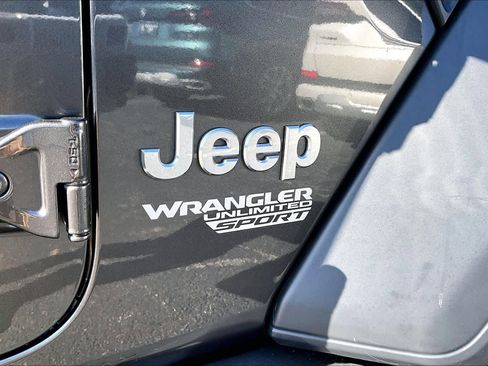 Used 2019 Jeep Wrangler Unlimited Sport S image 29