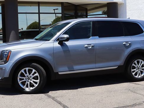 Used 2021 Kia Telluride LX AWD/4WD image 4
