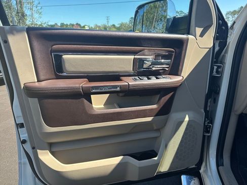 Used 2017 RAM 1500 Laramie w/ Convenience Group image 10