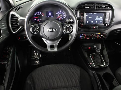 Used 2020 Kia Soul LX image 6
