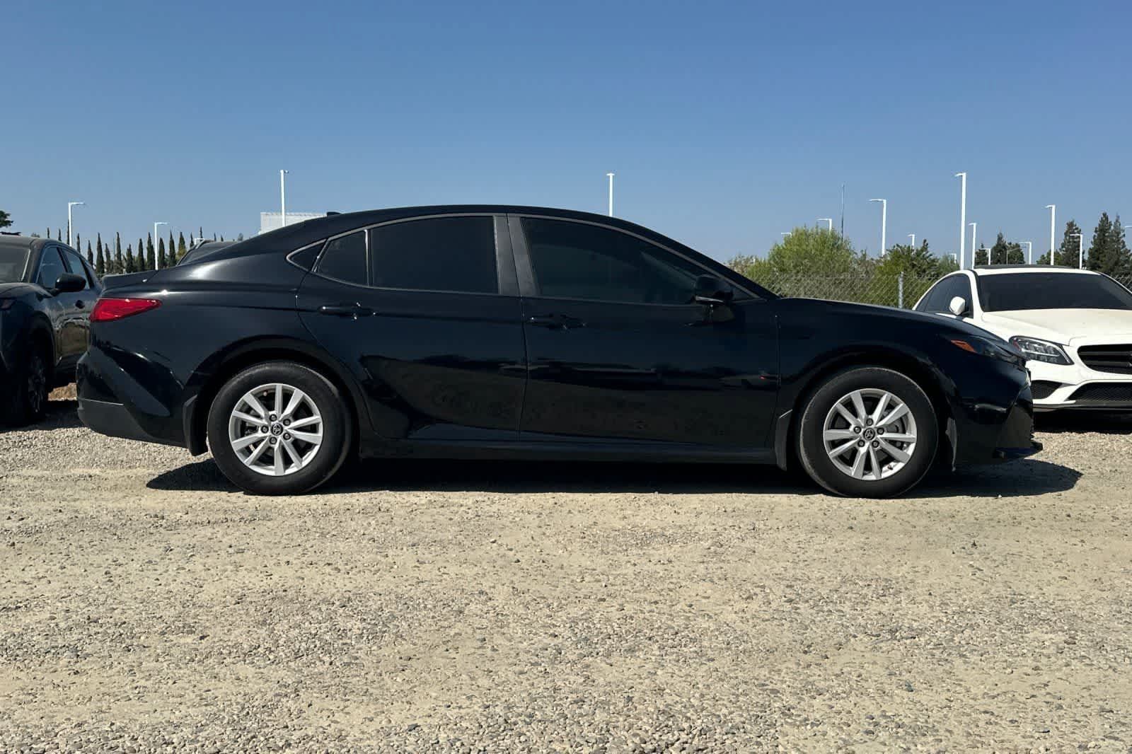 Used 2026 Toyota Camry LE FWD image 9