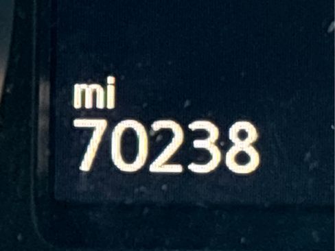 Used 2021 Volkswagen Tiguan SE R-Line image 16