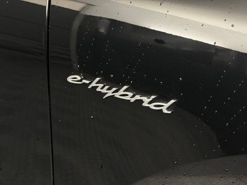 Certified 2025 Porsche Cayenne S AWD/4WD image 38