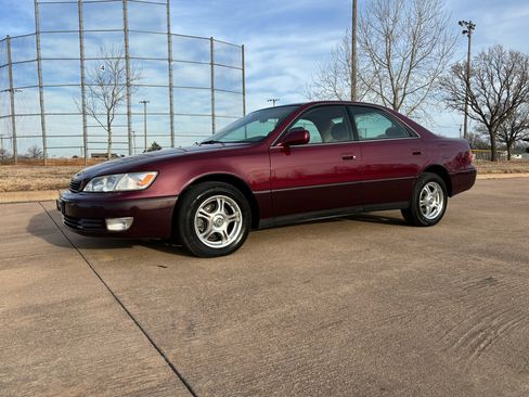Used 1998 Lexus ES 330 image 2