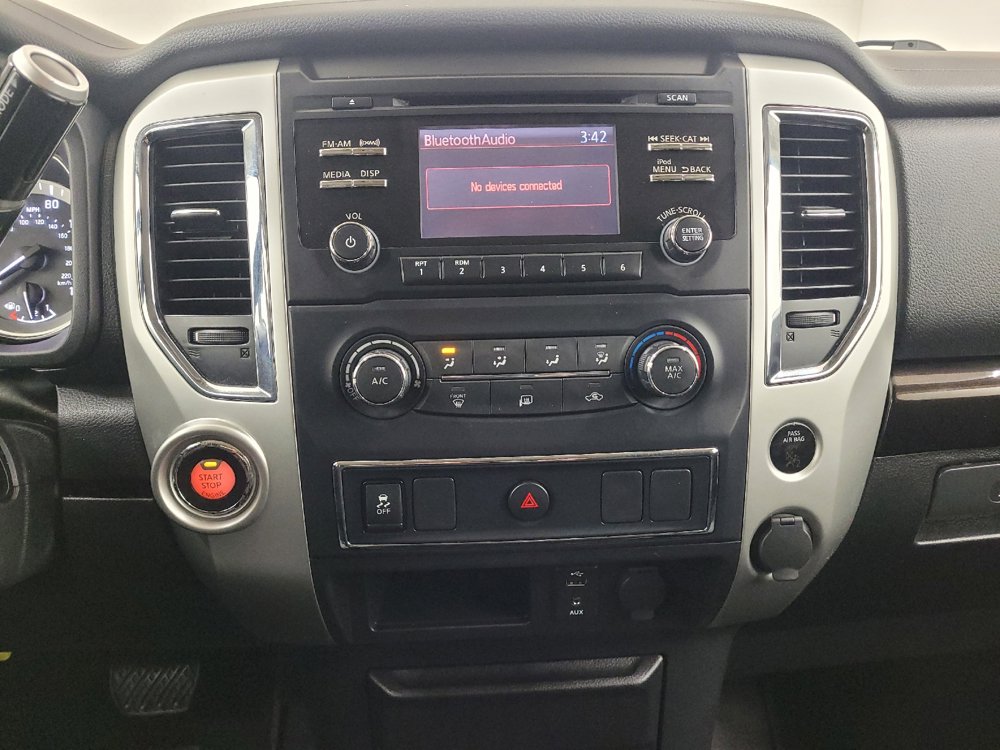 Used 2018 Nissan Titan SV RWD image 25