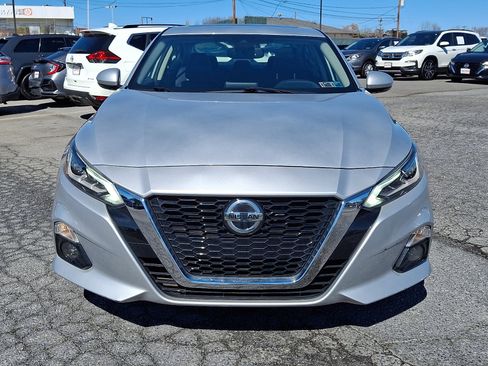 Used 2019 Nissan Altima 2.5 SL FWD image 2