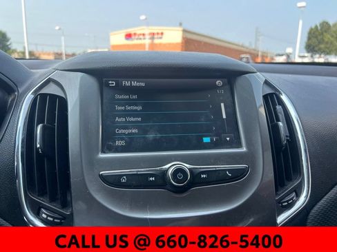 Used 2017 Chevrolet Cruze LT FWD image 15
