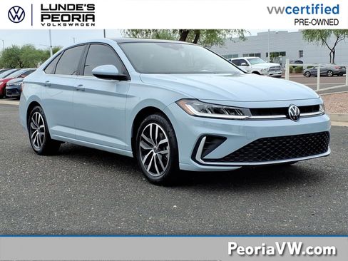 Certified 2026 Volkswagen Jetta SE FWD image 1