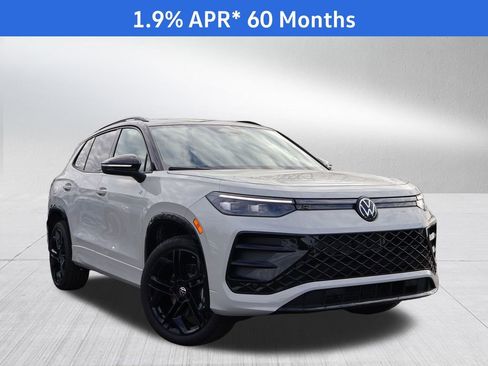 New 2026 Volkswagen Tiguan SE R-Line AWD/4WD image 1