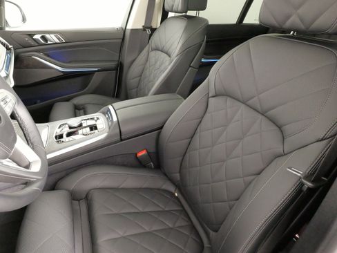 Used 2025 BMW X7 xDrive40i image 34