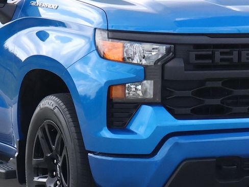 Used 2023 Chevrolet Silverado 1500 Custom image 7