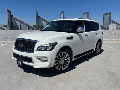 Used 2016 INFINITI QX80 4WD w/ Deluxe Technology Package image 2
