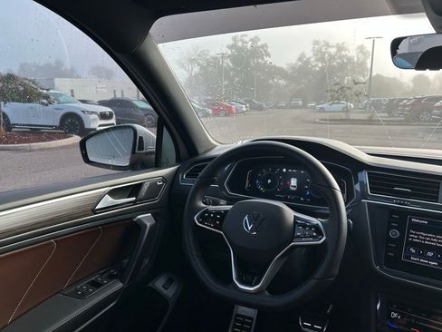 Used 2024 Volkswagen Tiguan SEL R-Line image 9