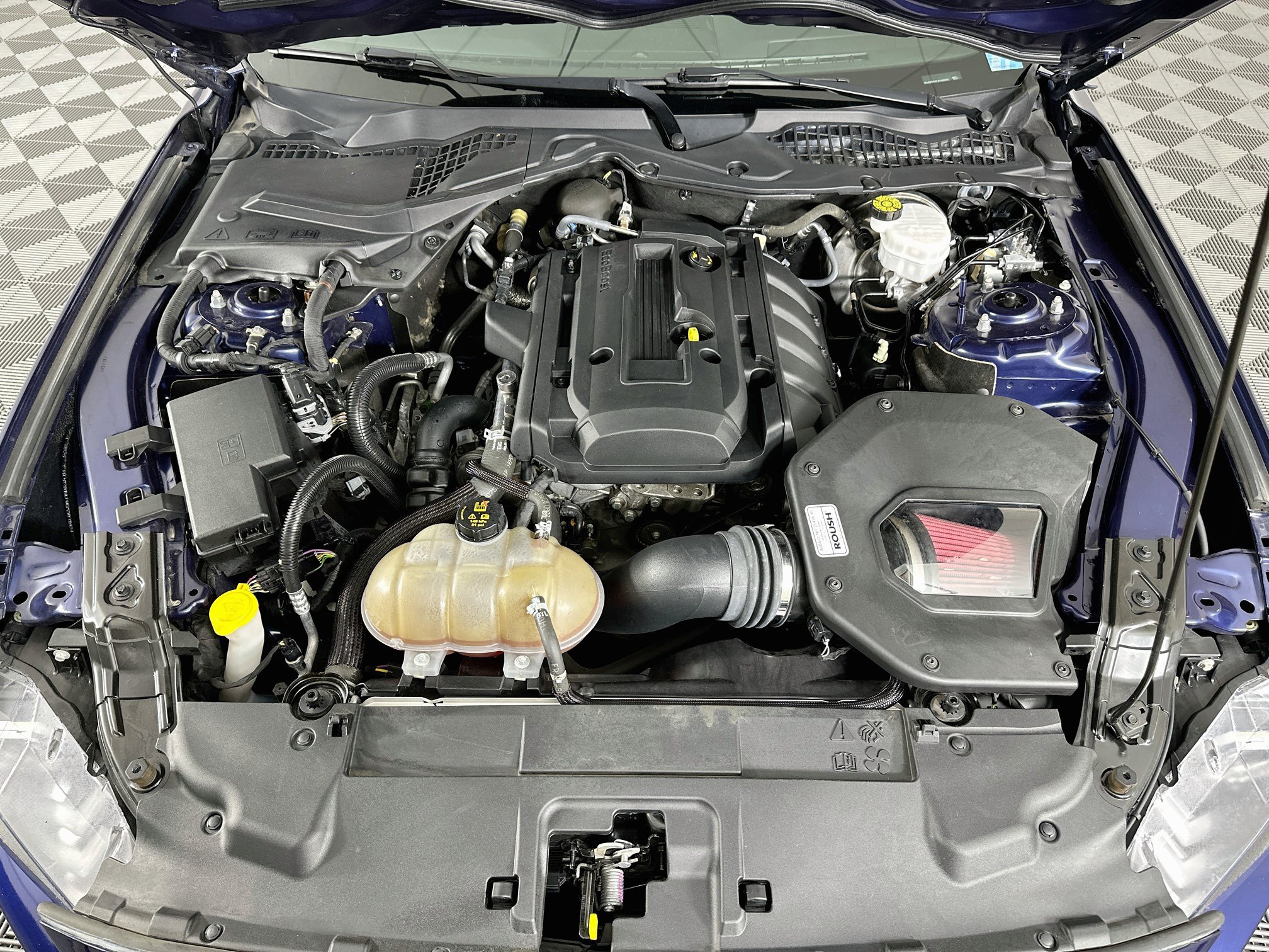 Used 2018 Ford Mustang Coupe w/ Equipment Group 101A RWD image 29