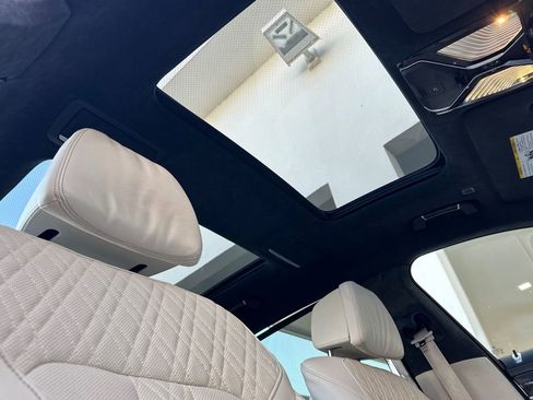 Used 2022 BMW ALPINA B7 xDrive w/ Luxury Rear Seating Package AWD/4WD image 17