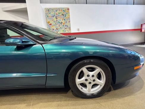 Used 1997 Pontiac Firebird Formula w/ Opt Pkg RWD image 38