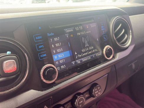 Used 2019 Toyota Tacoma TRD Sport w/ Technology Package RWD image 9