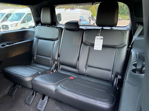 New 2025 Ford Expedition Platinum w/ Stealth Performance Package image 29