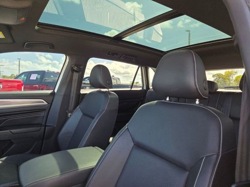 Used 2020 Volkswagen Atlas Cross Sport SEL image 22